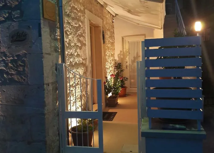 Casa Sabir * מודיקה